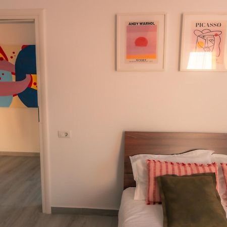 Sunset Apartment - Central Apt With Rooftop Garden Bucareste Exterior foto