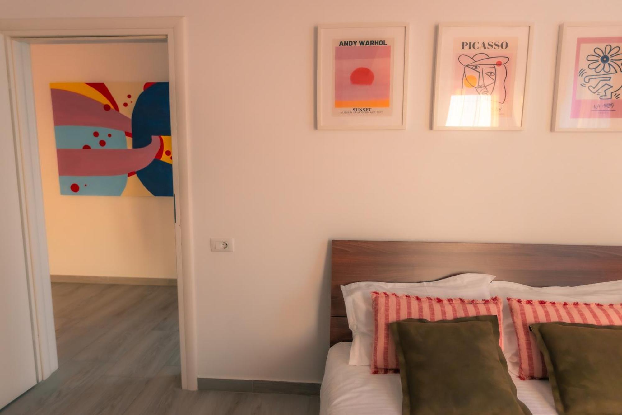 Sunset Apartment - Central Apt With Rooftop Garden Bucareste Exterior foto