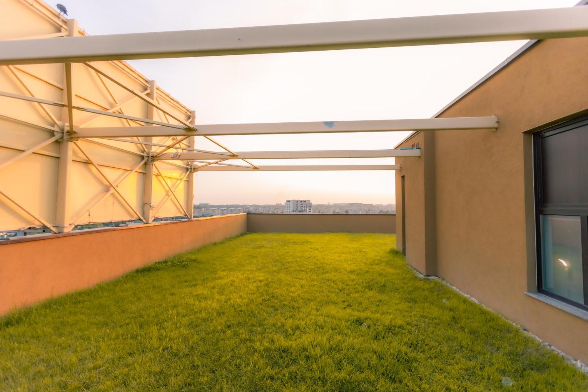 Sunset Apartment - Central Apt With Rooftop Garden Bucareste Exterior foto